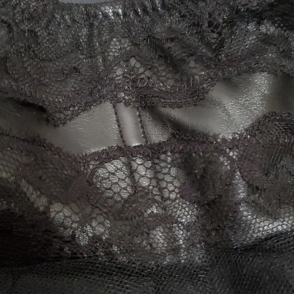 Hot Topic's Black Faux Leather & Lace Tutu - Picture 6 of 14